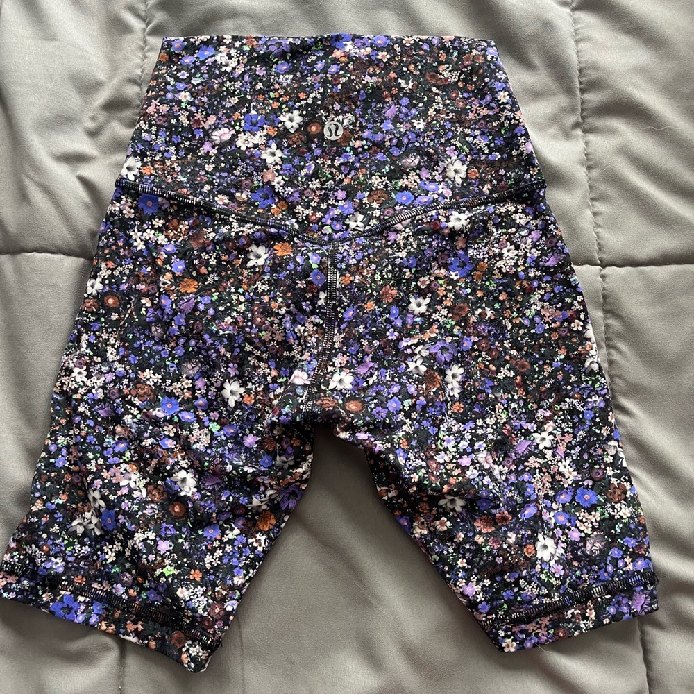 Lululemon Align biker shorts 8” seam size 2.